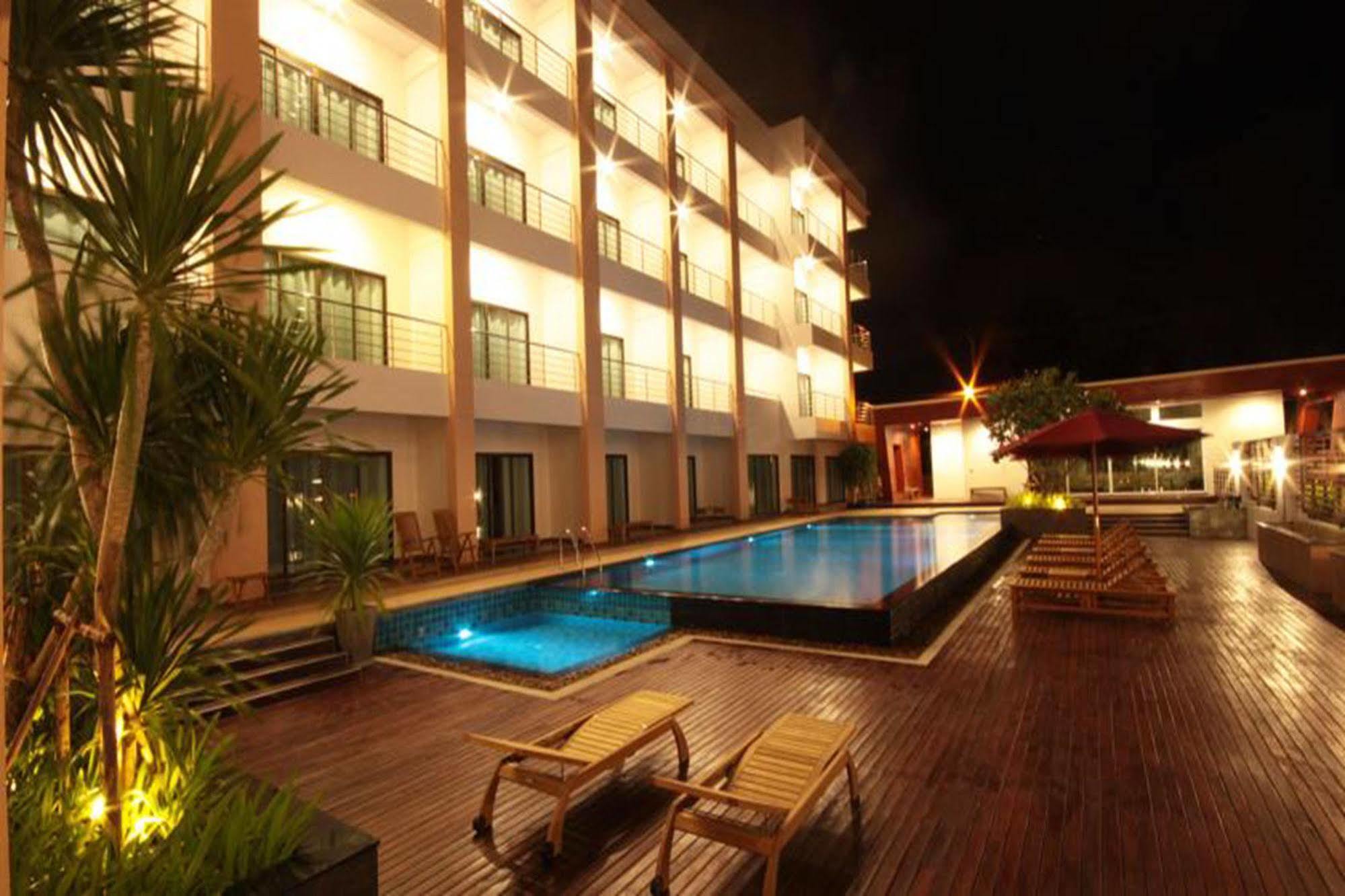 Paragon Suites Resort Jomtien Beach Eksteriør billede
