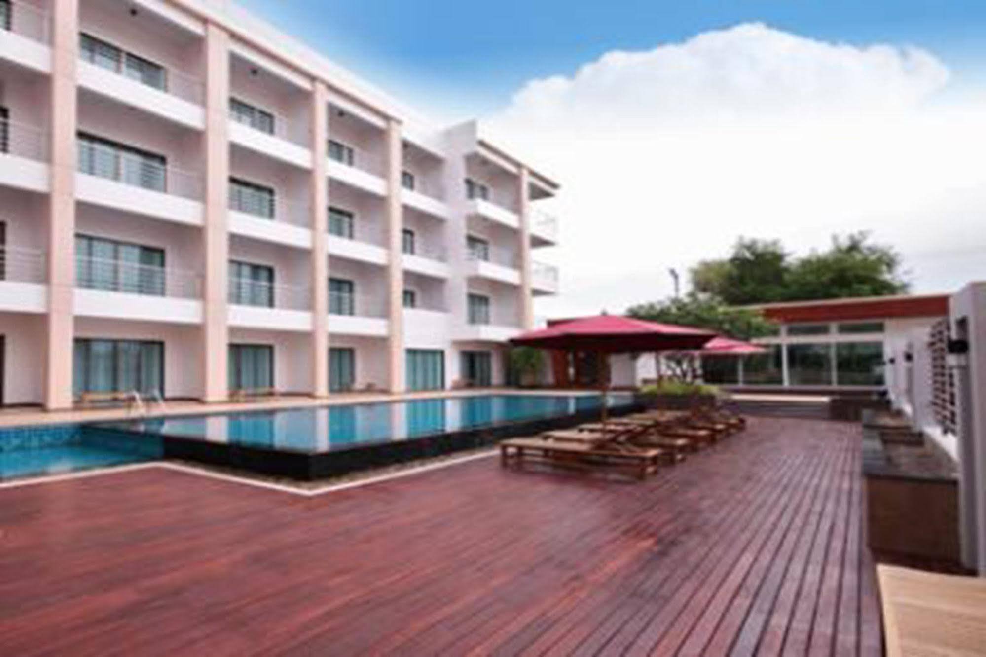Paragon Suites Resort Jomtien Beach Eksteriør billede